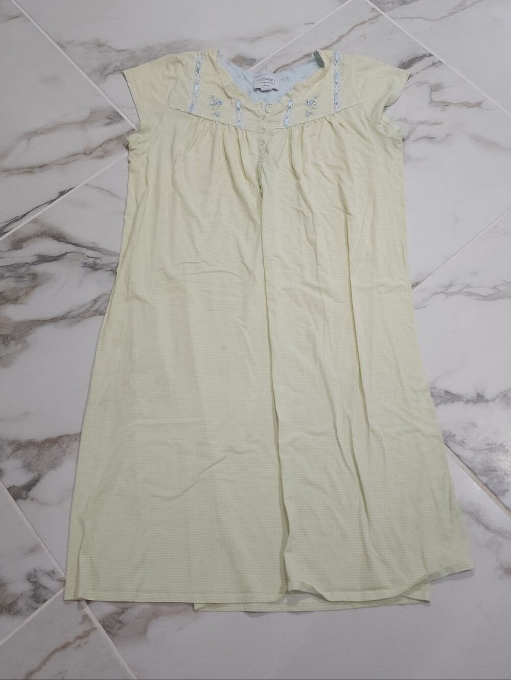 Vintage Liz Claiborne Pale Yellow Short-Sleeve Moomoo with Embroidered Flowers